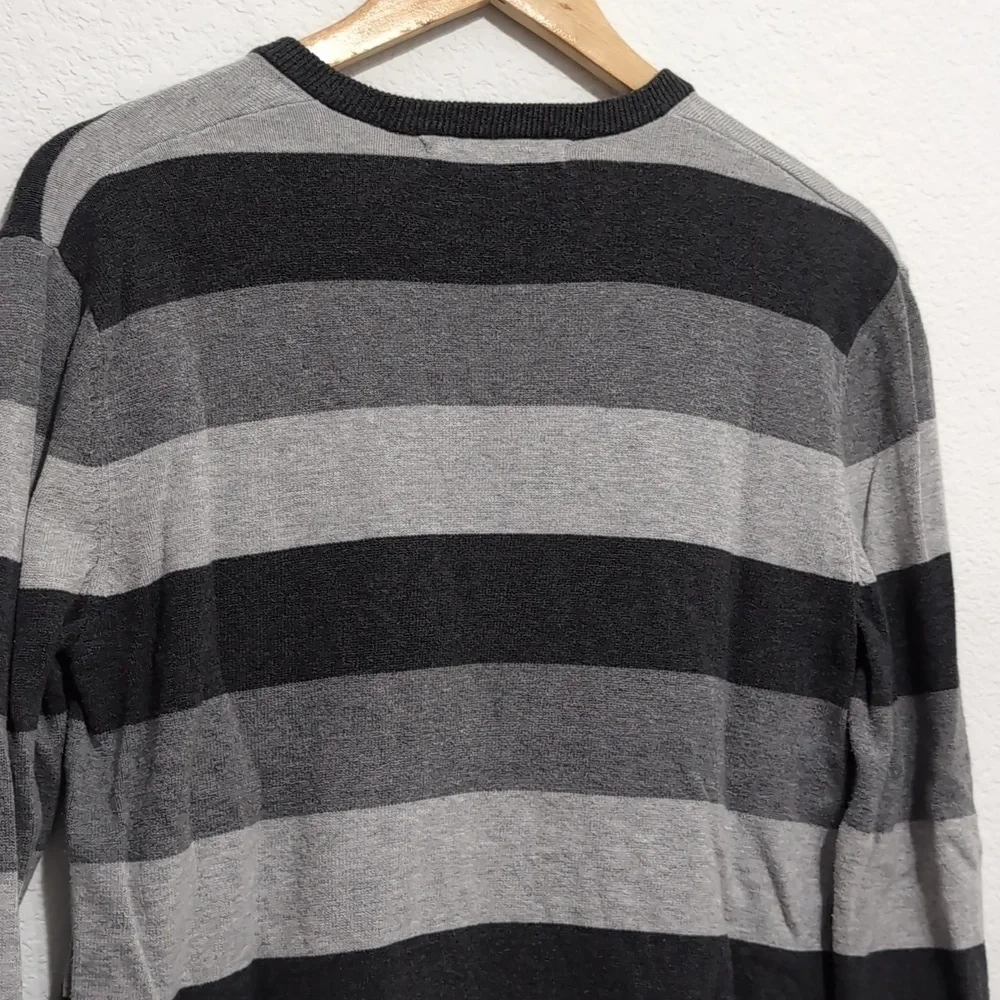 Old Navy Sweater Striped V-Neck Preppy Almost‎ Vintage Size Small